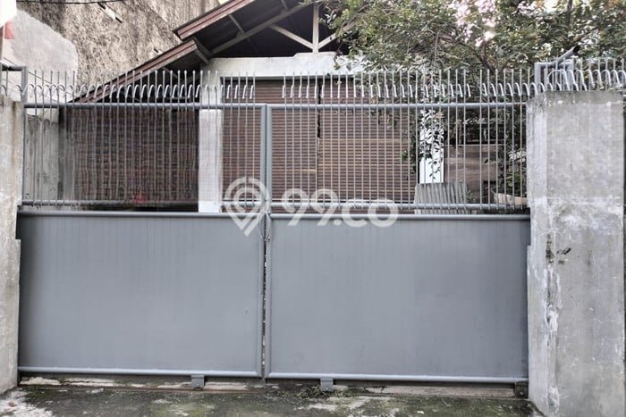 Siap Huni Rumah Mewah 3 Kamar di Senen Dekat ke Mana Saja Siap Huni Rumah Mewah 3 Kamar di Senen Dekat ke Mana Saja