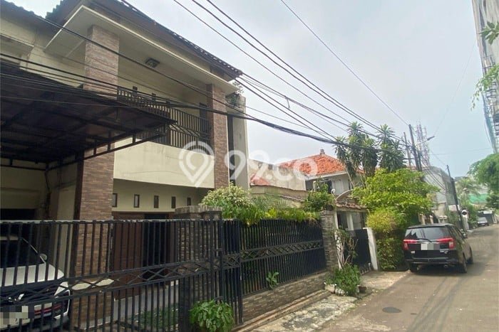 Siap Huni Hunian Elit 5 Kamar di Tebet Dekat ke Mana Pun Siap Huni Hunian Elit 5 Kamar di Tebet Dekat ke Mana Pun