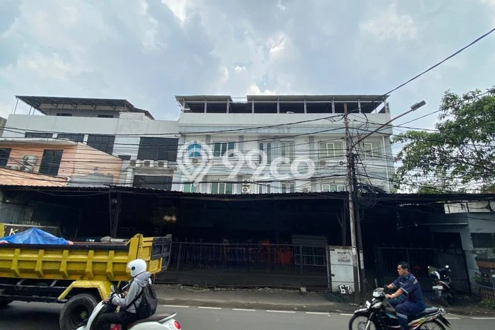 Unit Ruko Dijual di Jakarta Selatan LT 351m2 & LB 570m2 Unit Ruko Dijual di Jakarta Selatan LT 351m2 & LB 570m2
