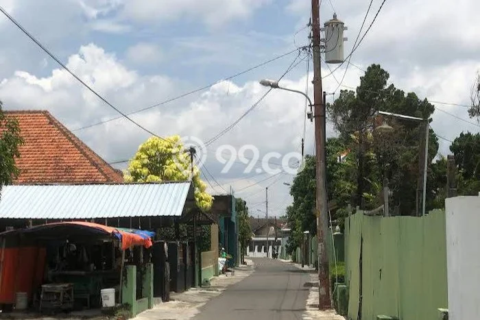Dijual Kost Strategis di Mergangsan, Yogyakarta 25 KT, 6 KM, Luas Bangunan 500m2 Dijual Kost Strategis di Mergangsan, Yogyakarta 25 KT, 6 KM, Luas Bangunan 500m2
