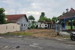 Jarang Ada! Tanah di Ngemplak Punya Luas 284m2 SHM Jarang Ada! Tanah di Ngemplak Punya Luas 284m2 SHM