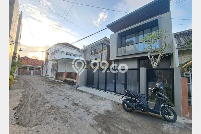 Rumah Modern 3 KT LT 98m2 di Maguwoharjo Rumah Modern 3 KT LT 98m2 di Maguwoharjo