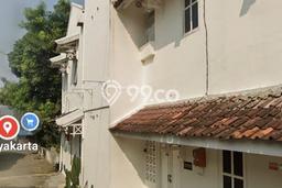 Dijual Kost Strategis di Wirobrajan, Yogyakarta 28 KT, 10 KM, Luas Bangunan 550m2 Dijual Kost Strategis di Wirobrajan, Yogyakarta 28 KT, 10 KM, Luas Bangunan 550m2