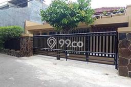 Jual Rumah Luas Megah Dengan View Eksklusif di Utan Kayu, Jakarta Timur Jual Rumah Luas Megah Dengan View Eksklusif di Utan Kayu, Jakarta Timur