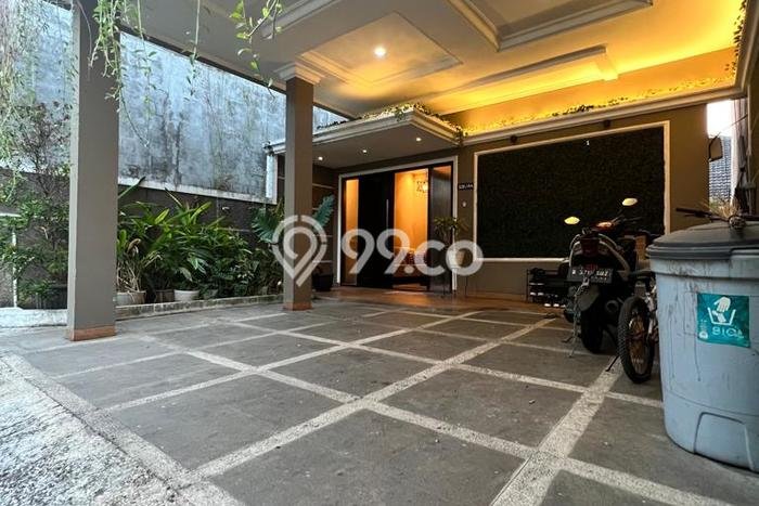 Rumah Mewah LB 200m2 Siap Huni Desain Elegan di Ragunan, Jakarta Selatan Rumah Mewah LB 200m2 Siap Huni Desain Elegan di Ragunan, Jakarta Selatan