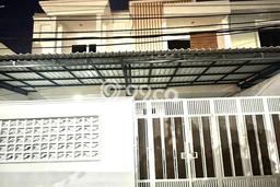 Jual Rumah Luas Megah Dengan View Eksklusif di Rawamangun, Jakarta Timur Jual Rumah Luas Megah Dengan View Eksklusif di Rawamangun, Jakarta Timur