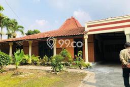 Jual Rumah Mewah Elegan Dengan View Eksklusif di Cibubur, Jakarta Timur Jual Rumah Mewah Elegan Dengan View Eksklusif di Cibubur, Jakarta Timur