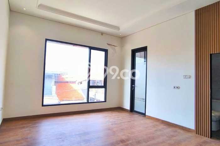 Dijual Rumah Mewah Elegan Dengan View Cantik di Rawamangun, Jakarta Timur Dijual Rumah Mewah Elegan Dengan View Cantik di Rawamangun, Jakarta Timur