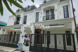 For Sale Rumah 3 Kamar Lokasi Ideal Nyaman dan Strategis di Cinere For Sale Rumah 3 Kamar Lokasi Ideal Nyaman dan Strategis di Cinere