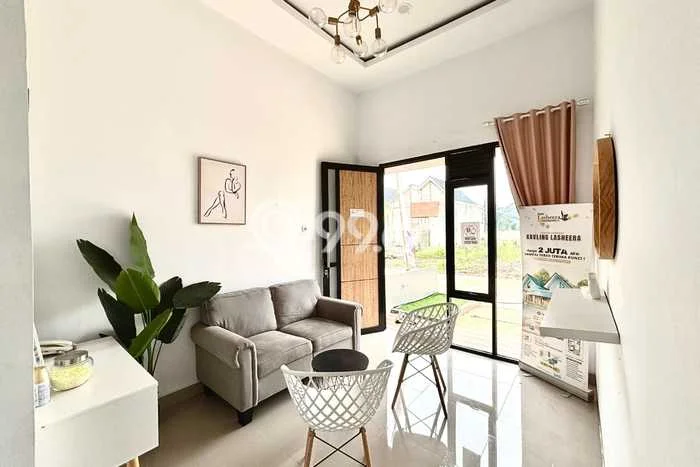 For Sale Rumah 2 Kamar Lokasi Ideal Bagus dan Strategis di Setu For Sale Rumah 2 Kamar Lokasi Ideal Bagus dan Strategis di Setu