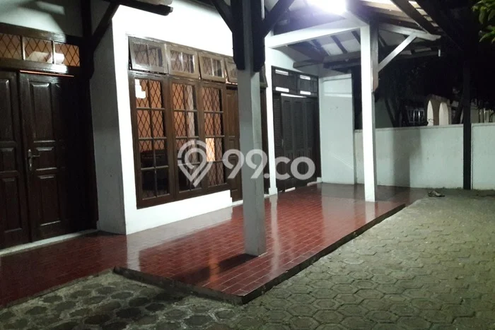 Jual Rumah Mewah Elegan Dengan View Cantik di Jatiwaringin, Jakarta Timur Jual Rumah Mewah Elegan Dengan View Cantik di Jatiwaringin, Jakarta Timur