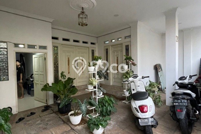 Dijual Hunian Rumah Terawat 5 Kamar di Pondok Bambu, Jakarta Timur Dijual Hunian Rumah Terawat 5 Kamar di Pondok Bambu, Jakarta Timur