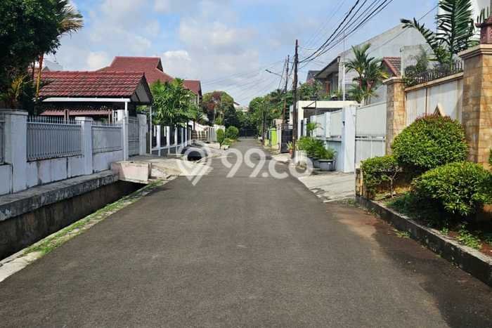 Dijual Tanah di Jakarta Timur, Luas 240m2 SHM Dijual Tanah di Jakarta Timur, Luas 240m2 SHM