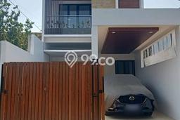 Hunian Mewah LB 160m2 Siap Huni Desain Elegan di Pondok Kelapa, Jakarta Timur Hunian Mewah LB 160m2 Siap Huni Desain Elegan di Pondok Kelapa, Jakarta Timur