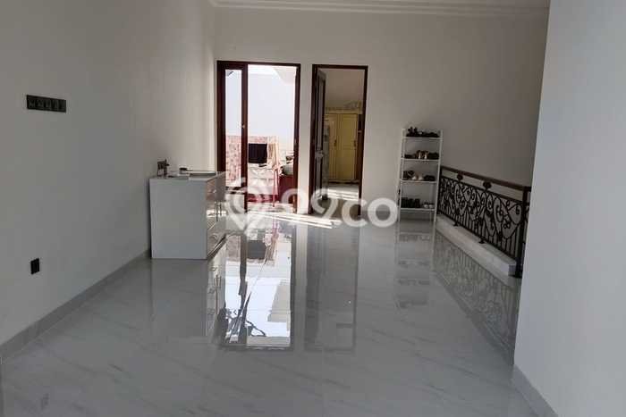 Jual Rumah Luas Elegan Dengan View Eksklusif di Pondok Bambu, Jakarta Timur Jual Rumah Luas Elegan Dengan View Eksklusif di Pondok Bambu, Jakarta Timur