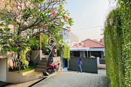 Rumah Mewah LB 410m2 Siap Pakai Desain Elegan di Kemang, Jakarta Selatan Rumah Mewah LB 410m2 Siap Pakai Desain Elegan di Kemang, Jakarta Selatan