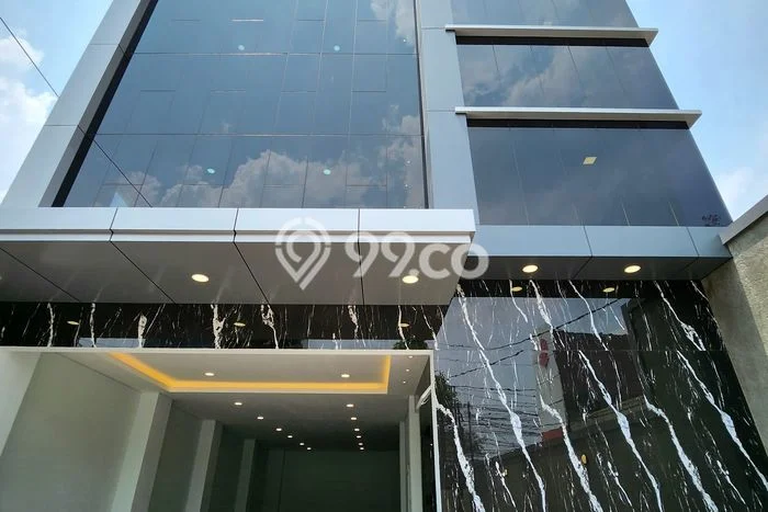 Ruko Dijual di Jakarta Timur LT 279m2 & LB 726m2 Lokasi Terbaik! Ruko Dijual di Jakarta Timur LT 279m2 & LB 726m2 Lokasi Terbaik!