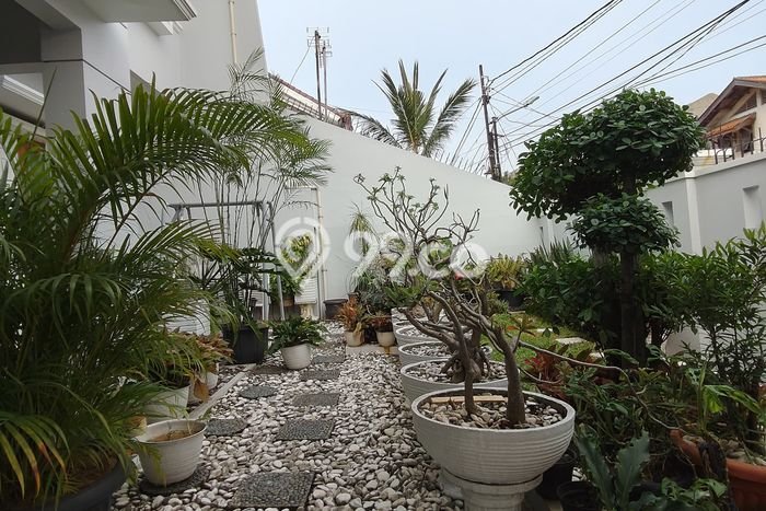 Dijual Rumah Mewah Megah Dengan View Eksklusif di Klender, Jakarta Timur Dijual Rumah Mewah Megah Dengan View Eksklusif di Klender, Jakarta Timur