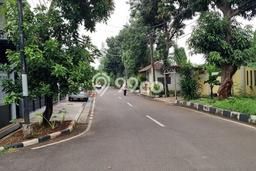 Rumah Mewah LB 242m2 Siap Pakai Desain Elegan di Pondok Kelapa, Jakarta Timur Rumah Mewah LB 242m2 Siap Pakai Desain Elegan di Pondok Kelapa, Jakarta Timur