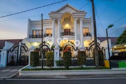 Rumah Luxury Modern Siap Huni di Pondok Kelapa Jakarta Timur Rumah Luxury Modern Siap Huni di Pondok Kelapa Jakarta Timur