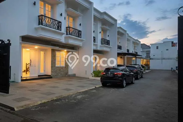 Rumah Luxury Modern Tanpa Renovasi di Pondok Bambu Jakarta Timur Rumah Luxury Modern Tanpa Renovasi di Pondok Bambu Jakarta Timur