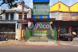 Ruko Disewakan Kawasan Blimbing, Luas 270m², Lokasi Komersial, Akses Utama Ruko Disewakan Kawasan Blimbing, Luas 270m², Lokasi Komersial, Akses Utama