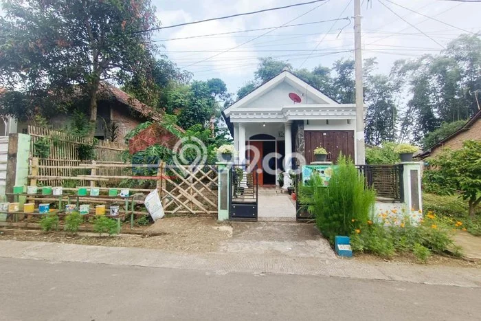 Rumah Exclusive LT 540m2m² / LB 90m2m² di Kompleks Cluster Tumpang, Malang Rumah Exclusive LT 540m2m² / LB 90m2m² di Kompleks Cluster Tumpang, Malang