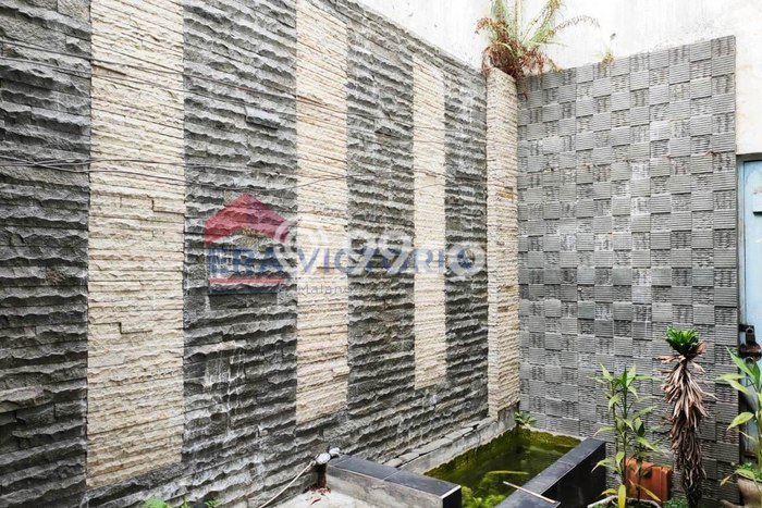 Lokasi Strategis! Dijual Ruko Bisnis di Klojen, Malang Kondisi Baik Lokasi Strategis! Dijual Ruko Bisnis di Klojen, Malang Kondisi Baik