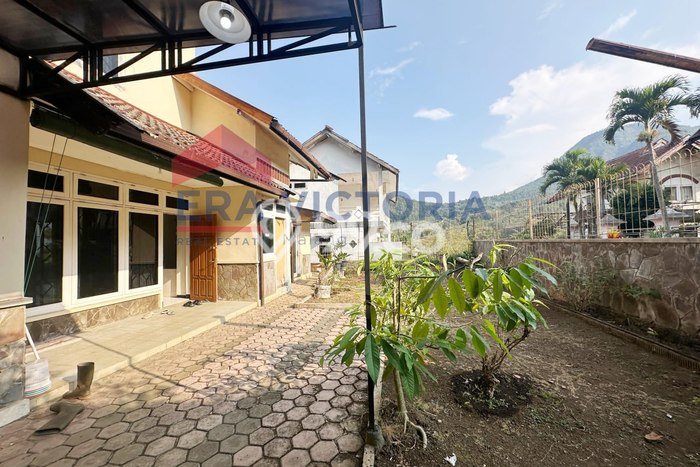Vila Strategis di , Area 476m2m², Akses ke Malang, Malang Vila Strategis di , Area 476m2m², Akses ke Malang, Malang