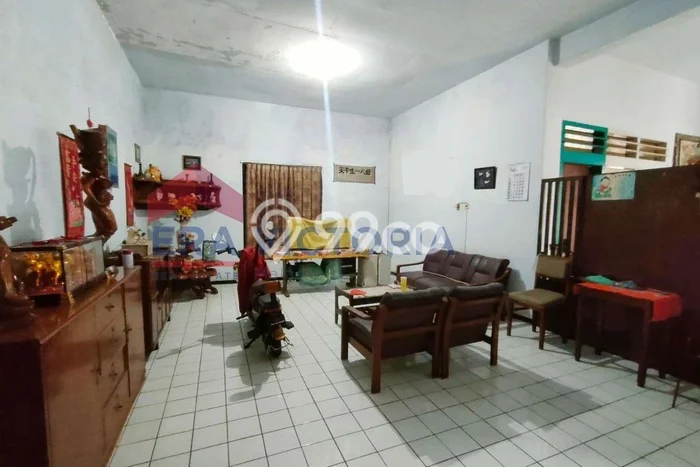 For Sale! Luxury House LT 1900m2 Desain Modern di Probolinggo For Sale! Luxury House LT 1900m2 Desain Modern di Probolinggo