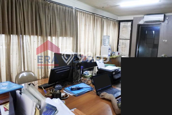 INVESTASI POTENSIAL! Ruko di Tebet, Luas 297m2m², Tingkat ROI Tinggi INVESTASI POTENSIAL! Ruko di Tebet, Luas 297m2m², Tingkat ROI Tinggi