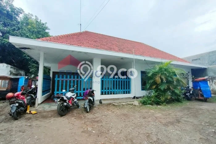 For Sale! Luxury House LT 1900m2 Desain Modern di Probolinggo For Sale! Luxury House LT 1900m2 Desain Modern di Probolinggo