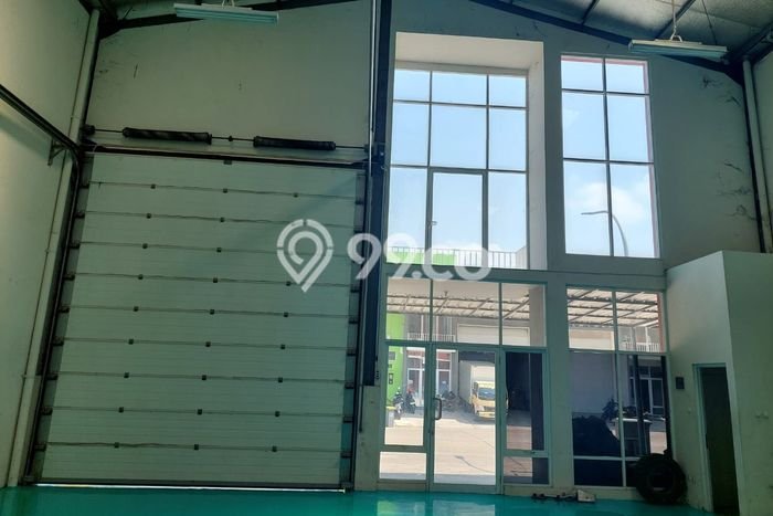 KAWASAN BISNIS! Gudang di , Luas 288m2m², Lokasi Premium KAWASAN BISNIS! Gudang di , Luas 288m2m², Lokasi Premium