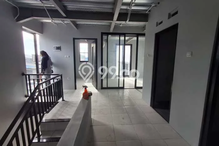 Gudang Area Komersial Kawasan , Luas 600m2m², Posisi Strategis Gudang Area Komersial Kawasan , Luas 600m2m², Posisi Strategis
