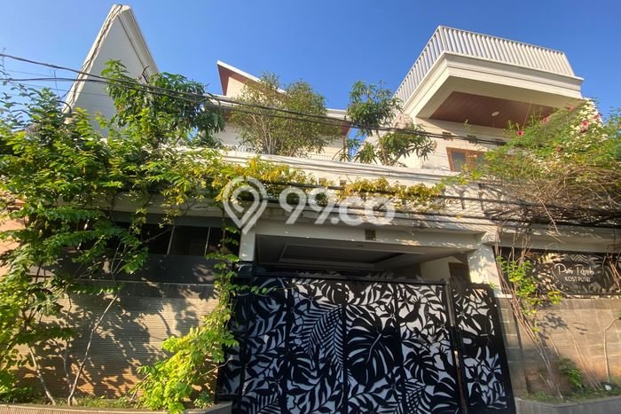 Cocok Untuk Investasi! Dijual Kost di Taman Mini 12 Kamar Cocok Untuk Investasi! Dijual Kost di Taman Mini 12 Kamar