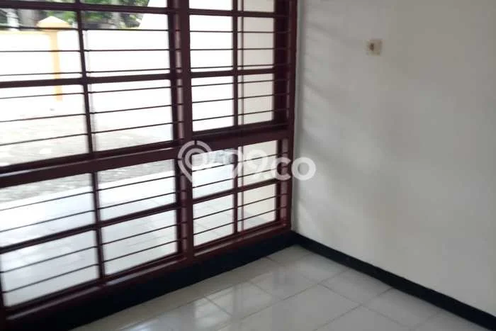 Ready to Use! Luxury House LT 300m2 Desain Modern di Surabaya Kota Ready to Use! Luxury House LT 300m2 Desain Modern di Surabaya Kota