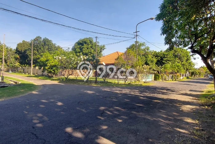 Rumah Luxury Modern Tanpa Renovasi di Ketintang Surabaya Rumah Luxury Modern Tanpa Renovasi di Ketintang Surabaya