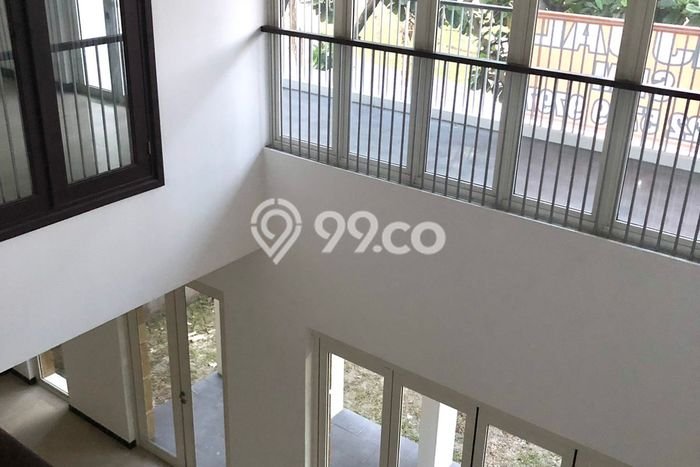 Rumah Luxury Modern Siap Huni di Citraland Surabaya Rumah Luxury Modern Siap Huni di Citraland Surabaya