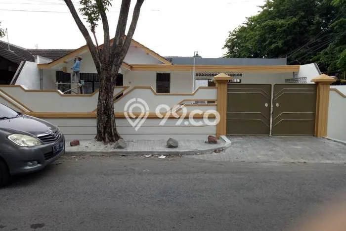Ready to Use! Luxury House LT 300m2 Desain Modern di Surabaya Kota Ready to Use! Luxury House LT 300m2 Desain Modern di Surabaya Kota