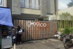 Best Deal Hunian Premium Ideal dan Luas di Kebayoran Lama, Jakarta Selatan Best Deal Hunian Premium Ideal dan Luas di Kebayoran Lama, Jakarta Selatan