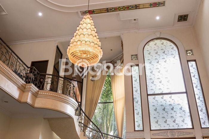 Dijual Rumah Luas Megah Dengan View Cantik di Pakuwon City, Surabaya Dijual Rumah Luas Megah Dengan View Cantik di Pakuwon City, Surabaya
