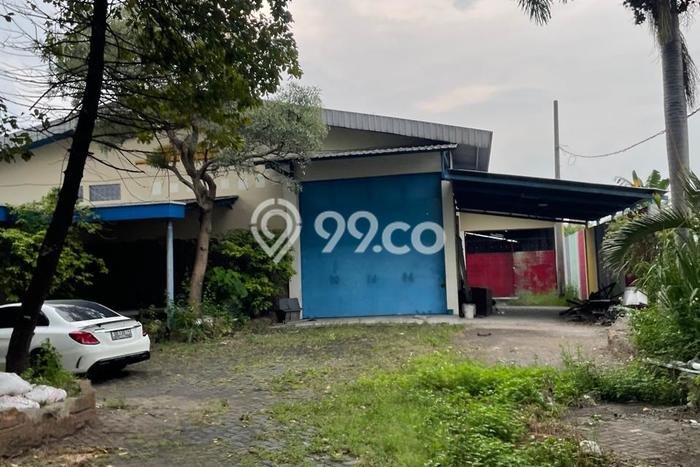 Unit Gudang Disewakan di Mojokerto di Area Ramai & Strategis Unit Gudang Disewakan di Mojokerto di Area Ramai & Strategis