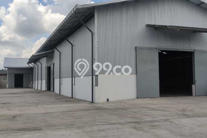 Unit Gudang Disewa Lokasi Wringinanom, Gresik Spesifikasi Luas Bangunan 2000m2 Unit Gudang Disewa Lokasi Wringinanom, Gresik Spesifikasi Luas Bangunan 2000m2