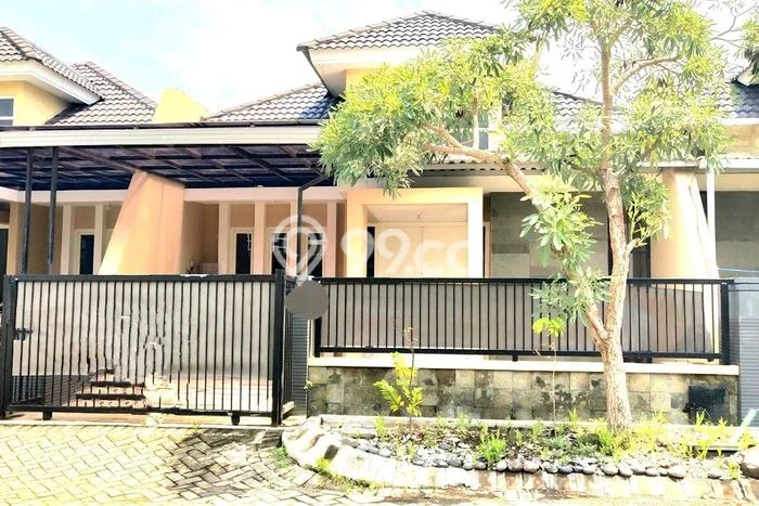 Disewakan! Rumah 3 Kamar Tidur &
1 Kamar Mandi di Pondok Tjandra, Sidoarjo Disewakan! Rumah 3 Kamar Tidur &
1 Kamar Mandi di Pondok Tjandra, Sidoarjo