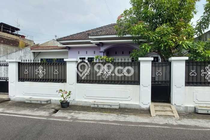 Dijual Cepat Rumah Bagus Siap Huni LB 70m2 di Banjarsari, Surakarta Dijual Cepat Rumah Bagus Siap Huni LB 70m2 di Banjarsari, Surakarta