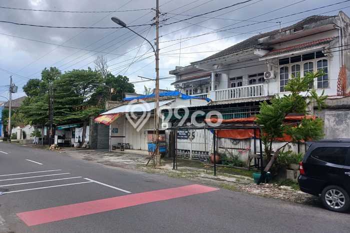 Hunian Eksklusif Dijual LT 231m2 di Laweyan, Surakarta Hunian Eksklusif Dijual LT 231m2 di Laweyan, Surakarta