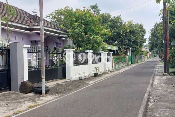 Dijual Cepat Rumah Bagus Siap Huni LB 70m2 di Banjarsari, Surakarta Dijual Cepat Rumah Bagus Siap Huni LB 70m2 di Banjarsari, Surakarta