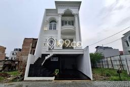 Siap Huni Hunian Elit 5 Kamar di Jagakarsa Dekat ke Mana Saja Siap Huni Hunian Elit 5 Kamar di Jagakarsa Dekat ke Mana Saja