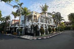 SPECIAL OFFER! Rumah Nyaman di Margonda, Luas 364m² Bangunan 600m² SPECIAL OFFER! Rumah Nyaman di Margonda, Luas 364m² Bangunan 600m²