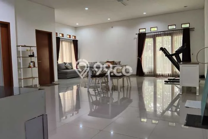 Disewakan Rumah Murah di Tanjung Barat Jakarta Selatan Punya 4 Kamar Tidur Disewakan Rumah Murah di Tanjung Barat Jakarta Selatan Punya 4 Kamar Tidur